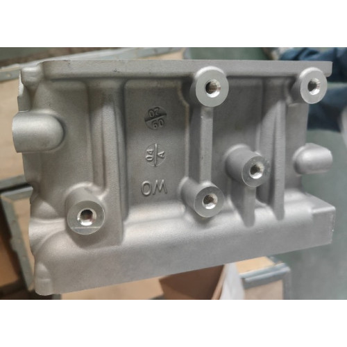 1005B340, 1005B341 Head 4M41 MITSUBISHI 3.2 908500 AMC