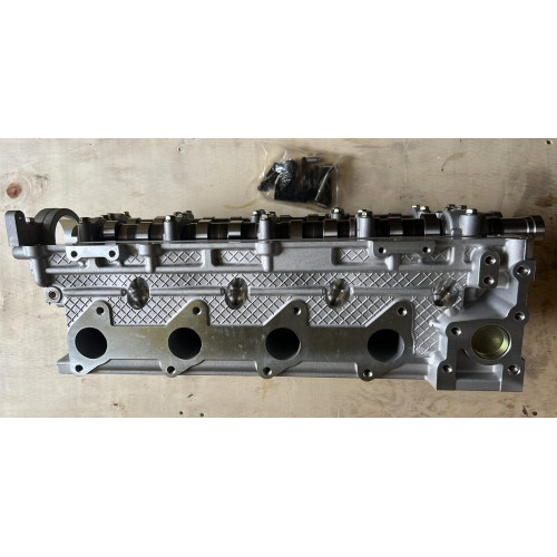 Комплектна головка блока 221004A210, 221004A250, 221004A400, 221004A410 KIA Sorento, HYUNDAI H100, H-1 D4CB