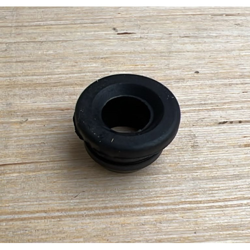 Buy PCV valve grommet 1181241B00 — AUTOStart-1 Crankcase ventilation valve seal for 1.2 TCe Renault 1181241B00 Nissan 11812-41B00