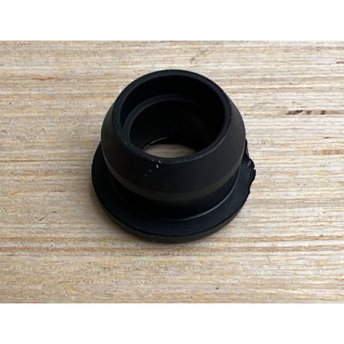 PCV Valve Grommet (Seal) for 1.2 TCe Renault H5Ft / Nissan 1.2 DIG-T Engine (code: 1181241B00)