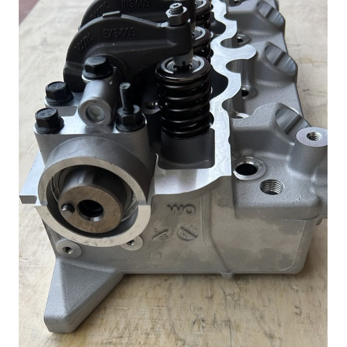 New complete cylinder head 4D56 T D4BH MD303750 MD351277