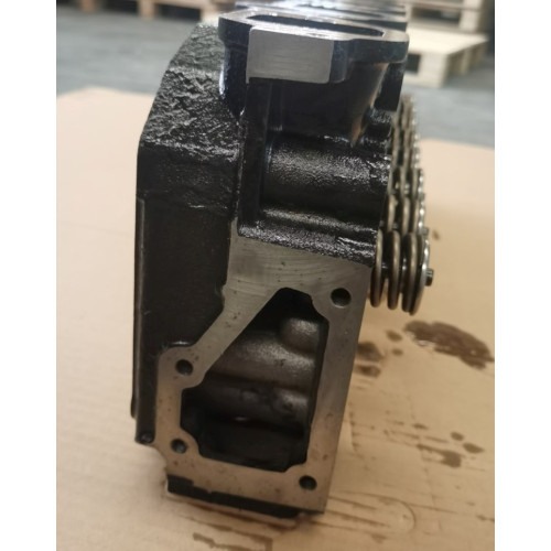 909019, 110393S900, 110393S901, 110393S902 Complete cylinder head TD25, TD25TI NISSAN