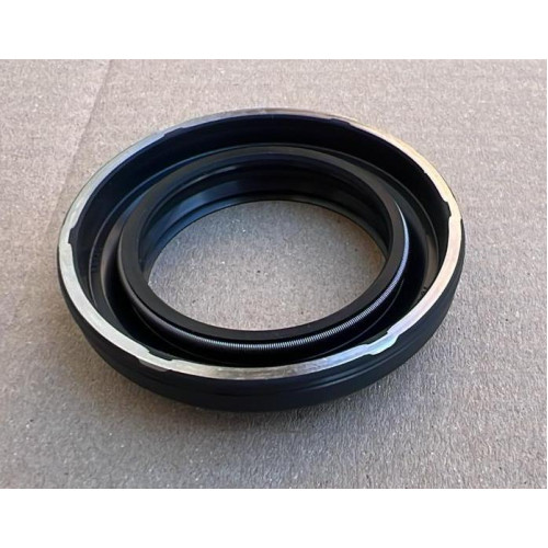 4242505001, 4242505600, 1028044, 4242505000 Ssang Yong axle oil seal