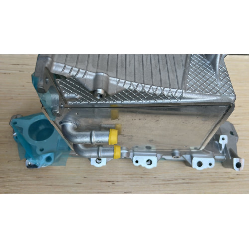 04L129711AB_Vpusknyi_kolektor_interkuler_VAG_VW_AUDI_Skoda_SEAT_Passat_Superb